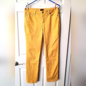 NYDJ Soft Butter Yellow Colored Jeans in Size 10.